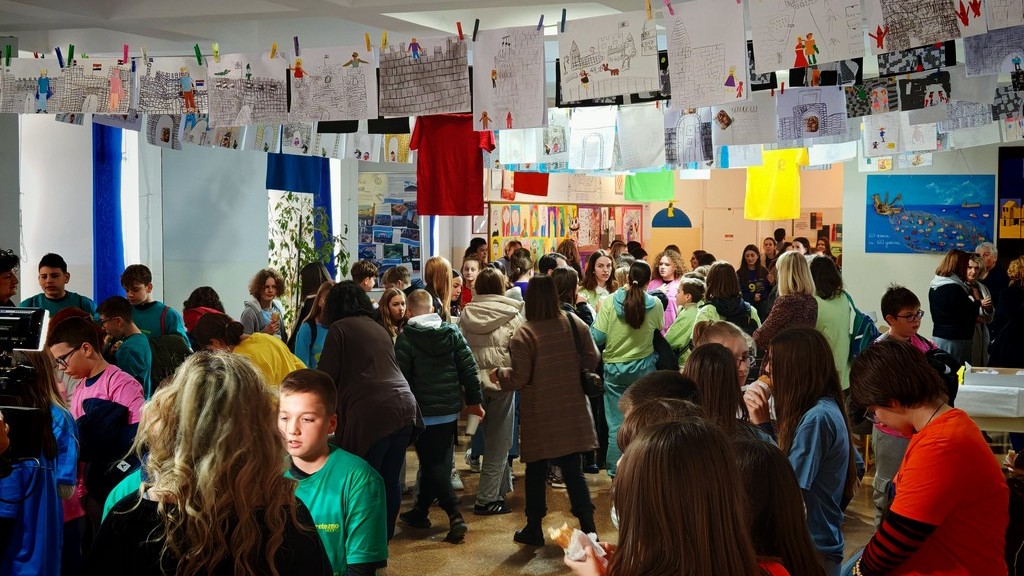 „Pretežno vedro“ u Trogiru: Učenici pokazali vještine u emocionalnoj pismenosti